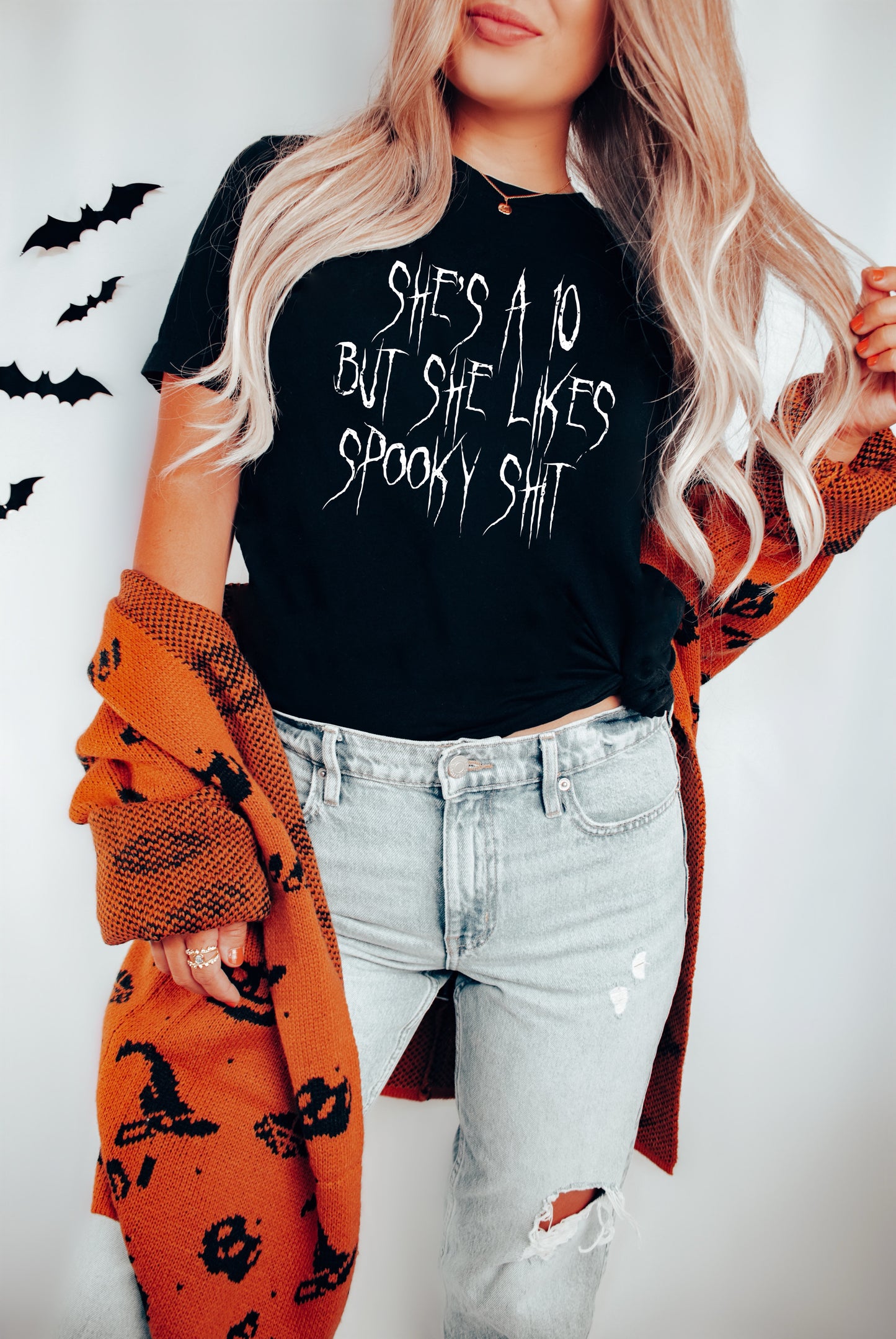 She’s a 10 but she likes spooky Vintage Tee