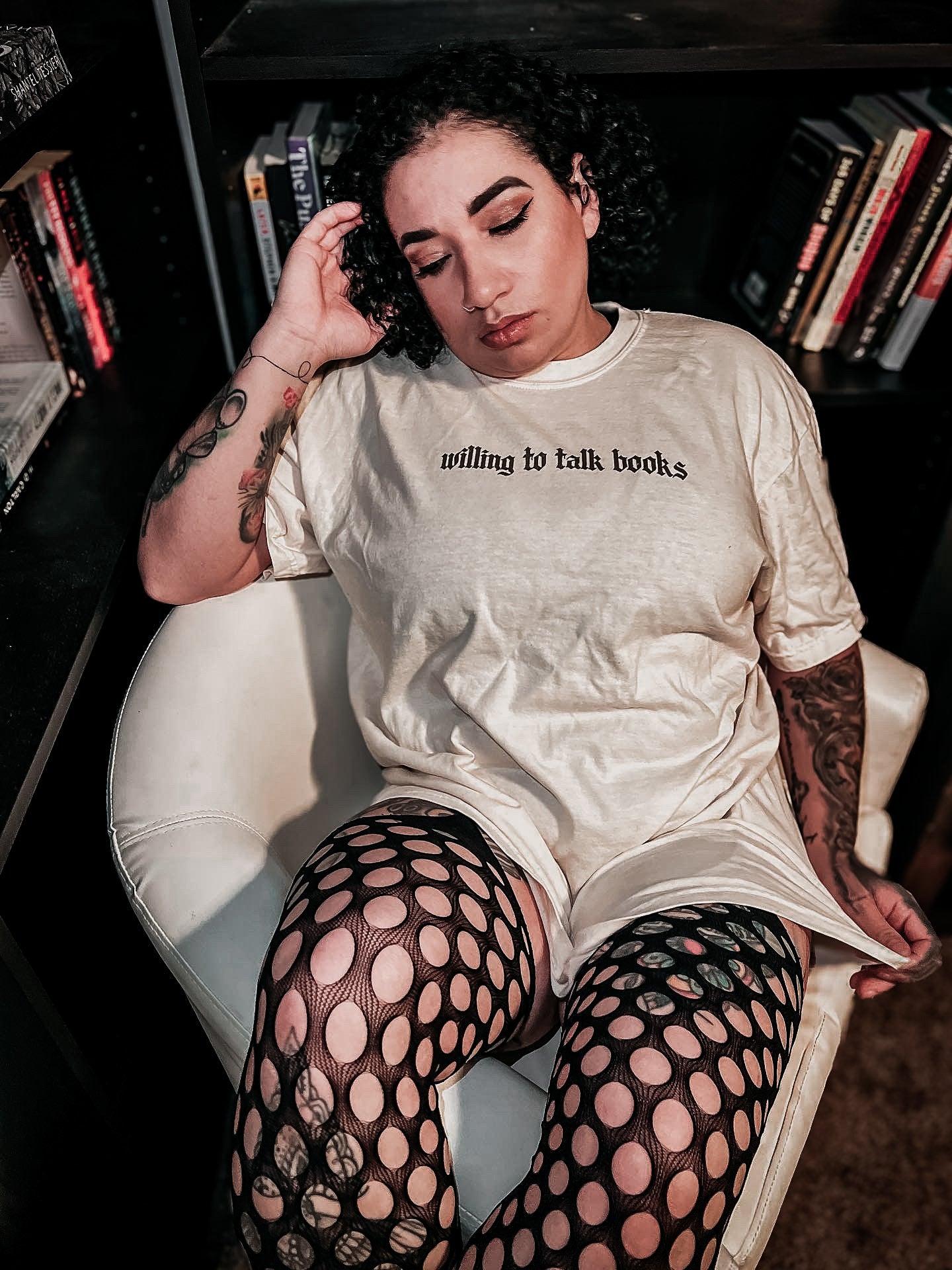 Willing to Talk Books Vintage Tee